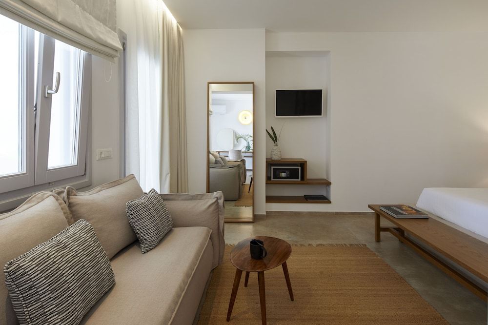 Orabel Suites Superior Suite (with Private Outdoor Jacuzzi) 9