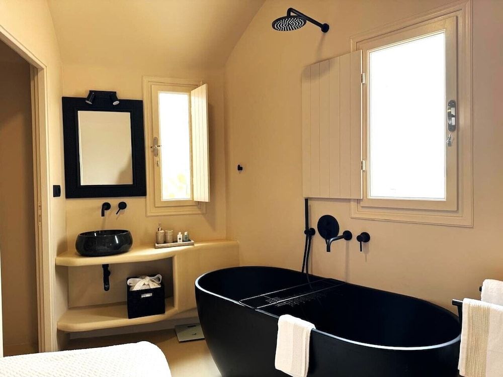 OIA Unique Homes by K&K Aram Suite with Sea View by K&K 6