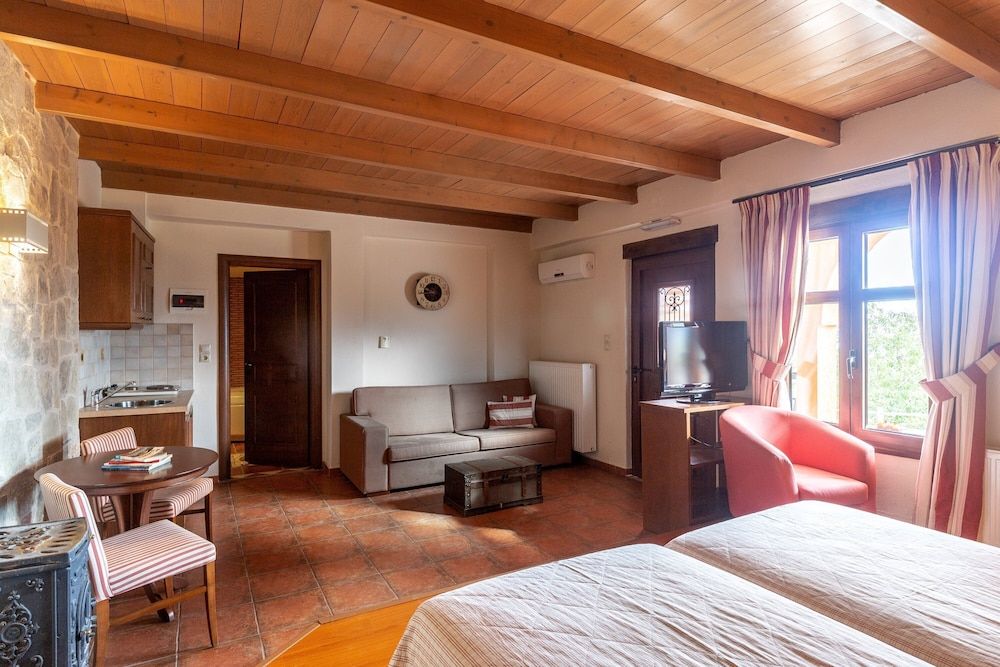 Classic, Double and Sofa Bed, Mountain View, Jetted Tub