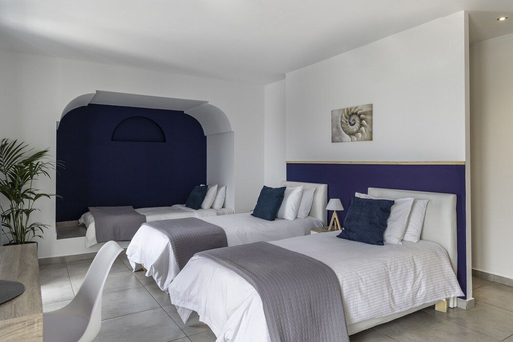 Hotel Kontes Superior Room with Disability Access 2