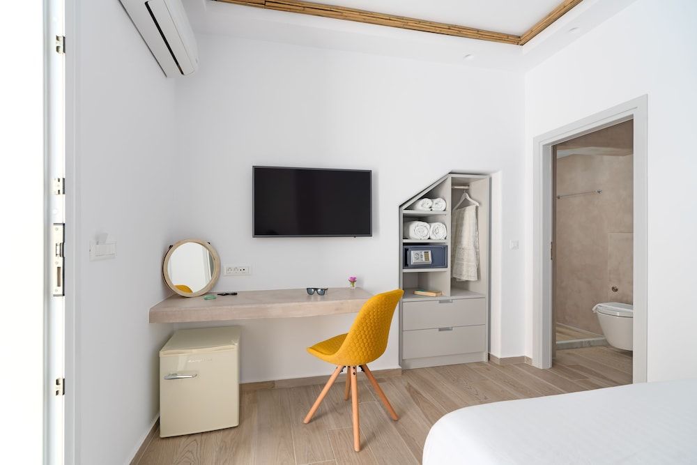 Cape Mykonos Standard Room 6