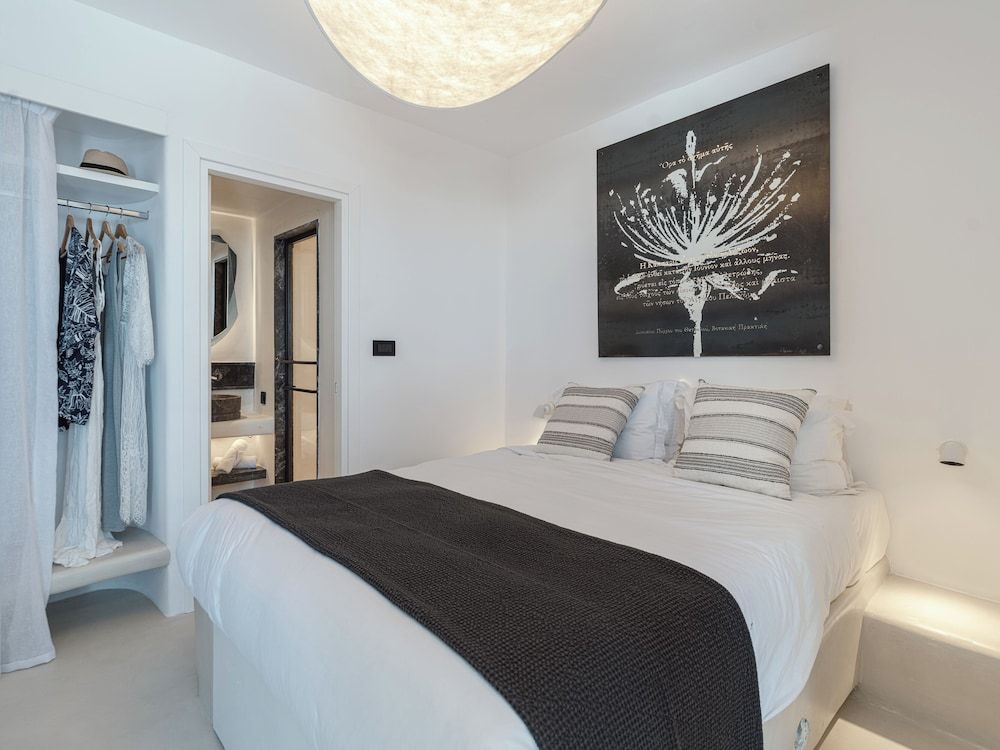 IKIES Santorini Gardener's Petit House with Caldera View