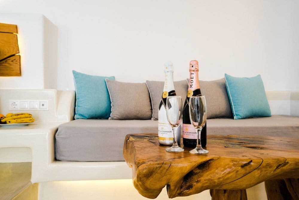 Flaskos Suites Comfort Suite Ground Floor 11