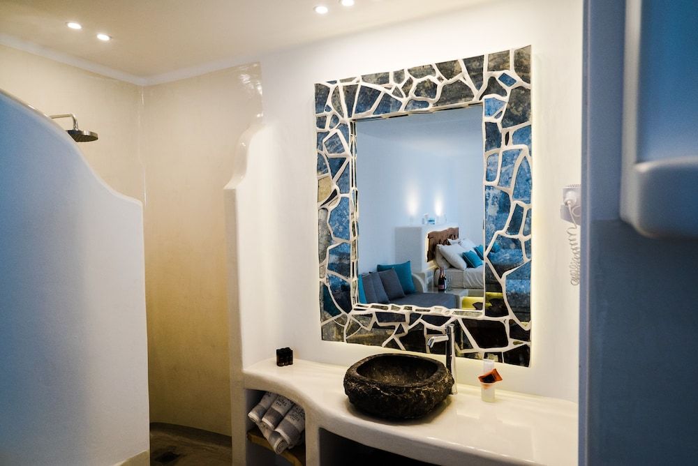 Flaskos Suites Comfort Suite Ground Floor 7