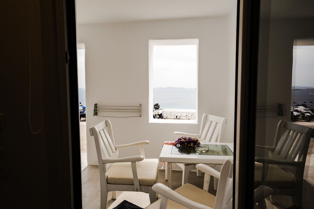 Flaskos Suites Comfort Suite Ground Floor 5