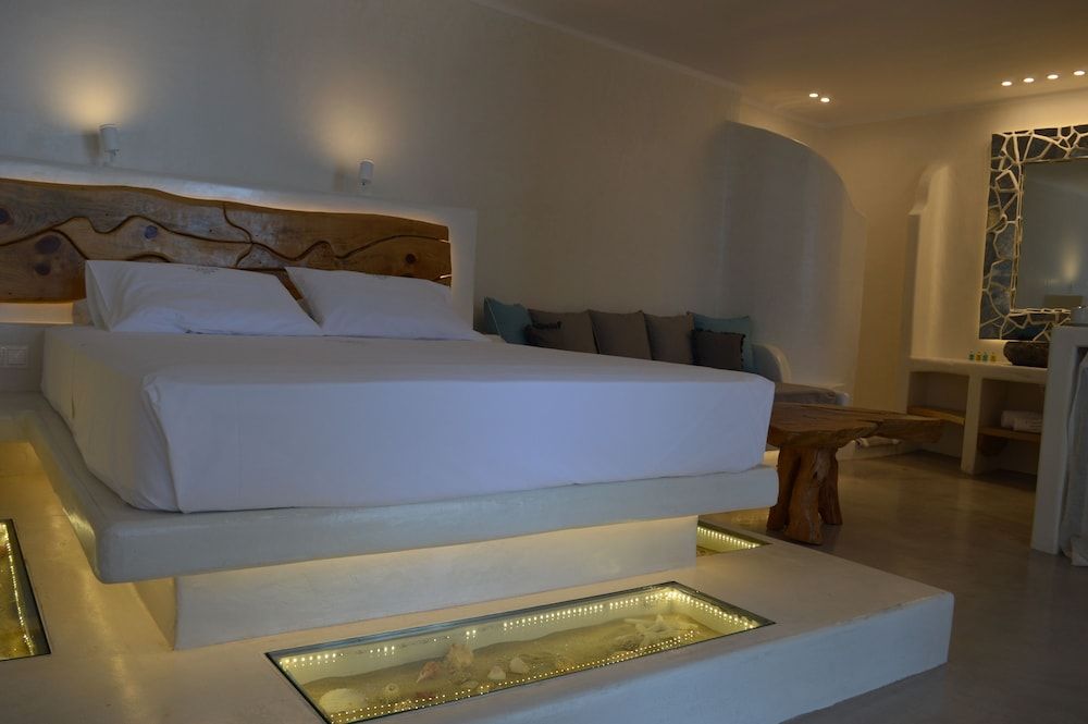 Flaskos Suites Comfort Suite Ground Floor 2