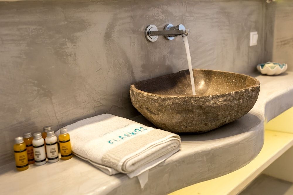 Flaskos Suites Comfort Suite Ground Floor 10