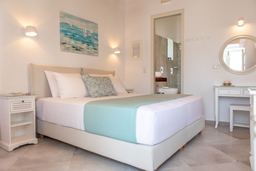 Standard Apartment, 1 King Bed, Balcony, Sea View