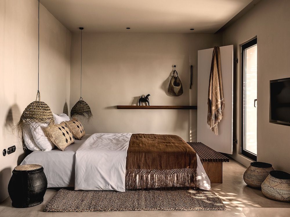 Junior Double Room, Poolside