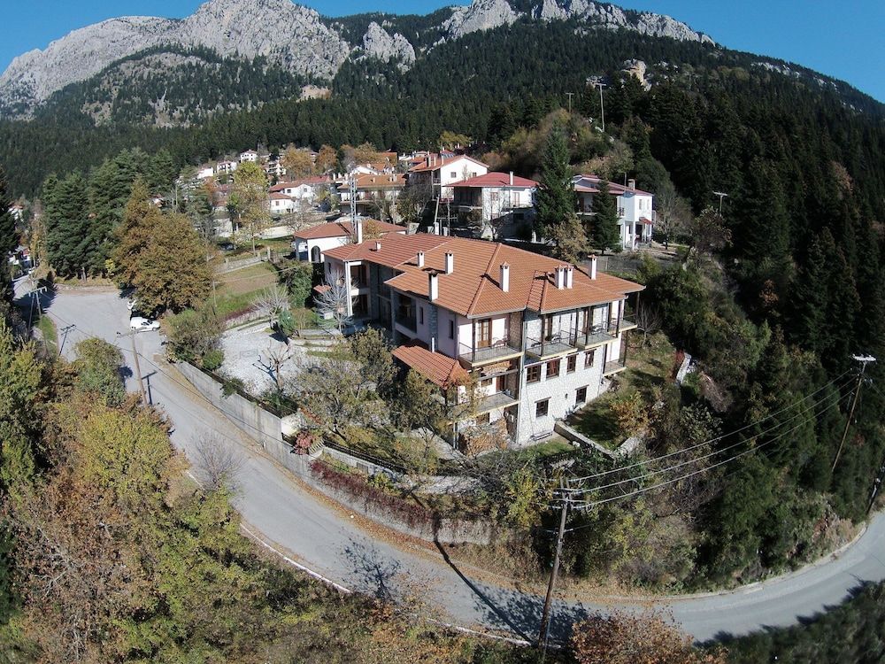 Kroupi Hotel