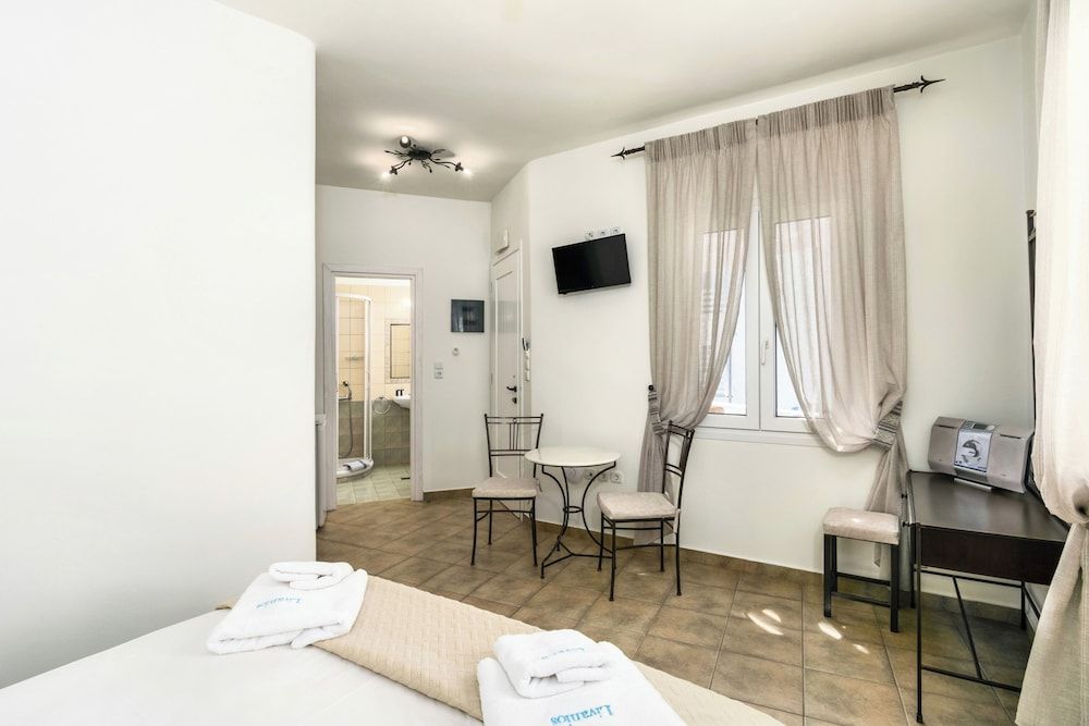 Livanios Studios Deluxe Studio (No 6) 4