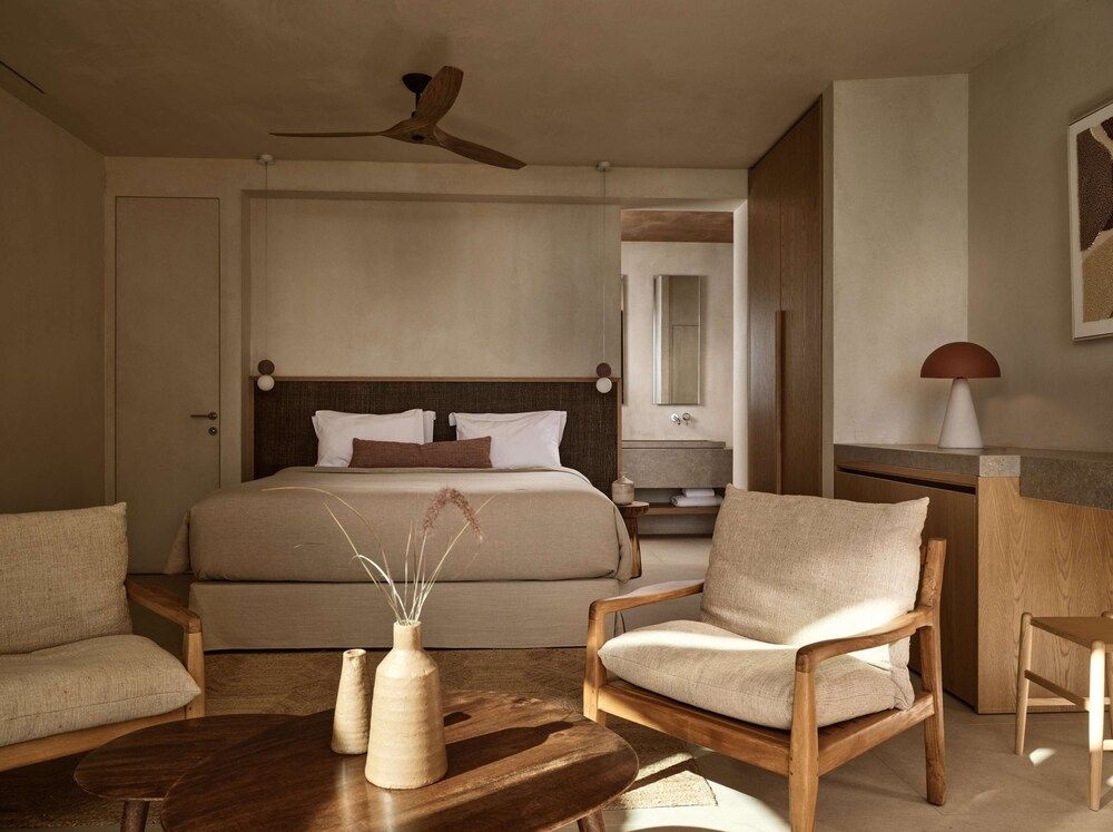 Deluxe Beachfront View Suite with Heated Mini Pool