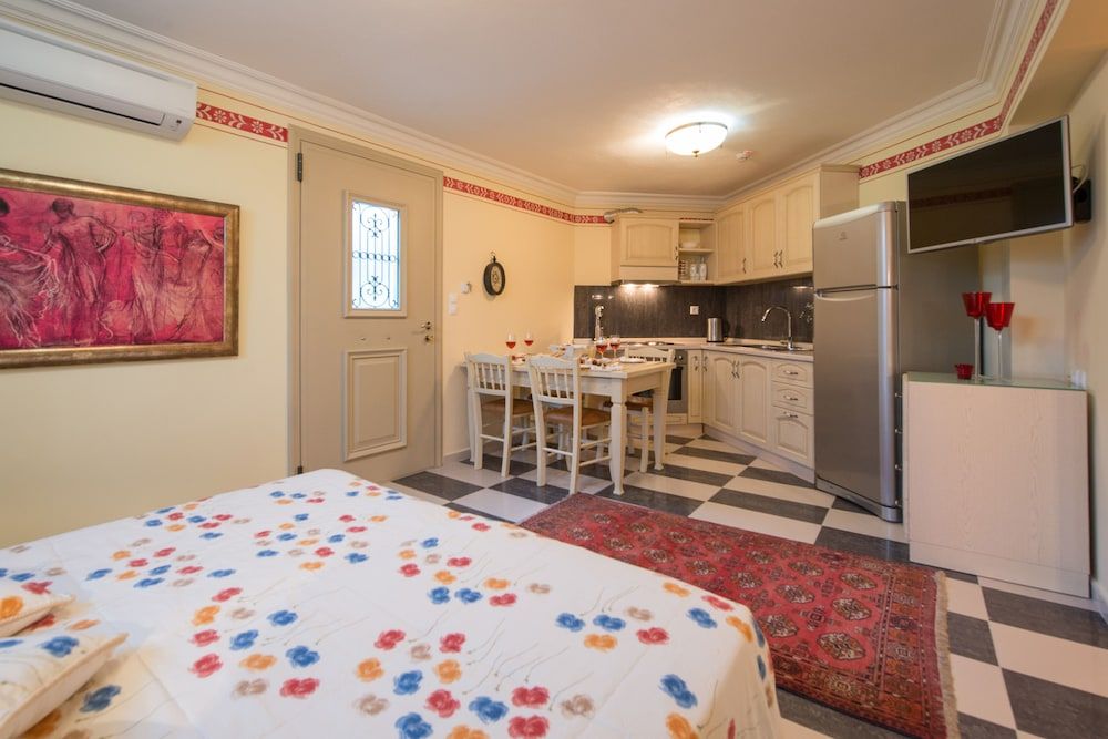 Apartment, 2 Bedrooms (Semi-basement)