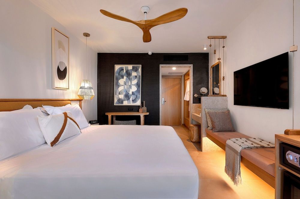 Premium Room, 1 King Bed, Balcony (View)