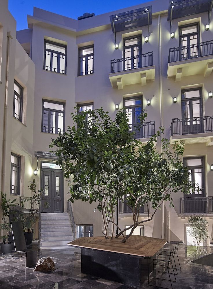 undefined innAthens 7