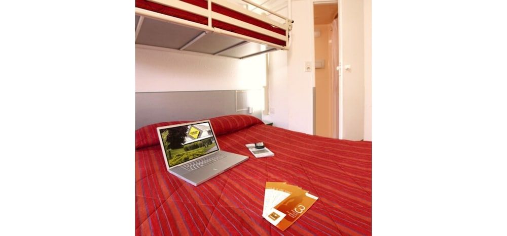 Premiere Classe Brive La Gaillarde Ouest Standard Room, 3 Twin Beds 10