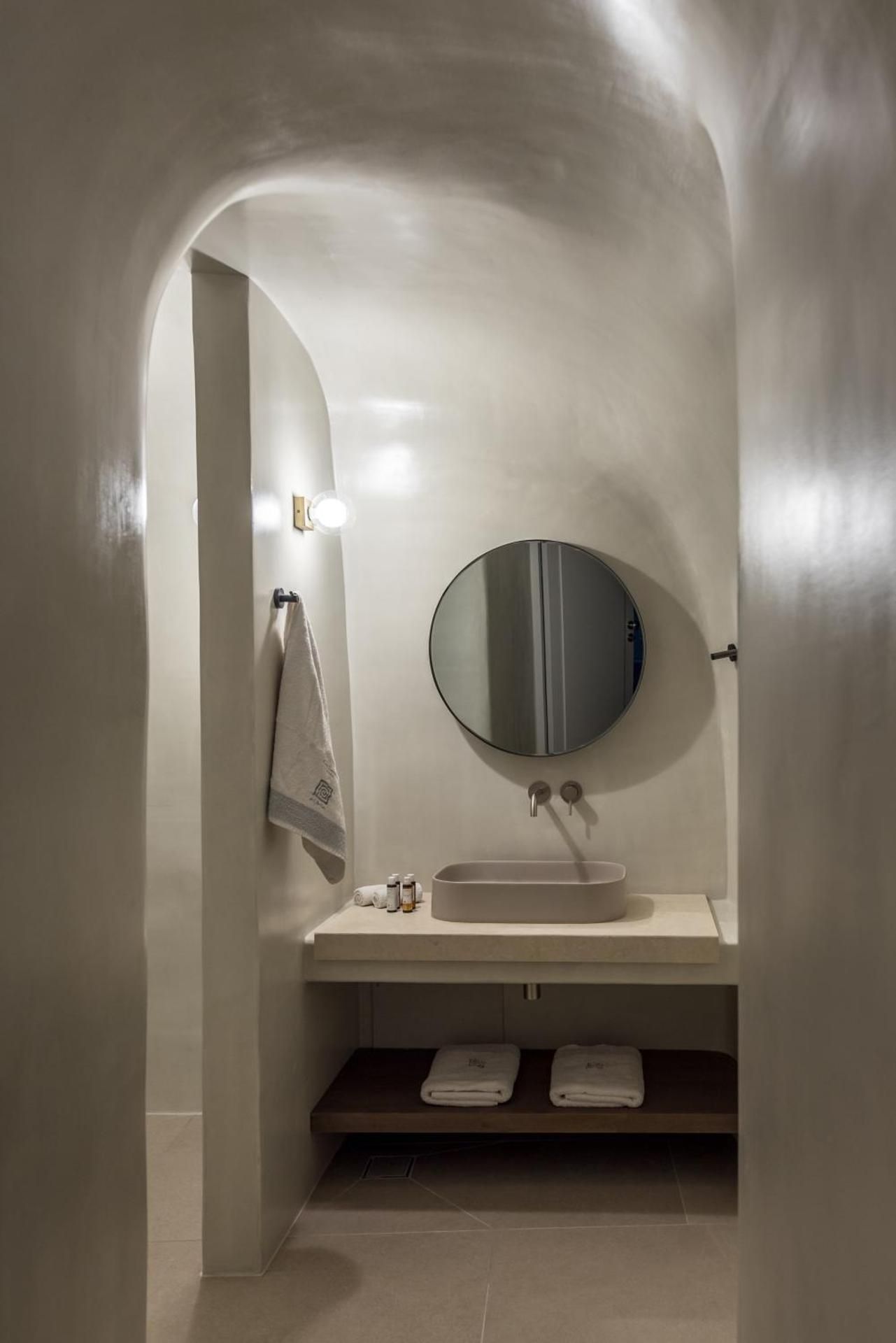 Junior Suite with Caldera & Sunset View