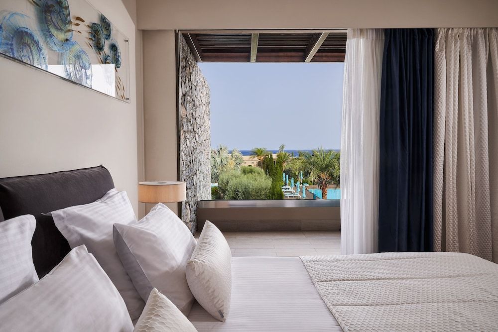 Honeymoon Suite