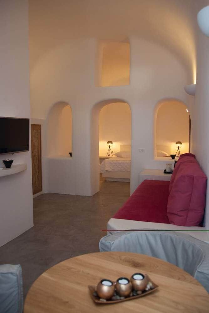 undefined Fanari Vista Suites 3