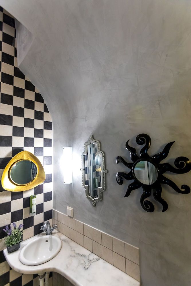 1897 Old River Mansion Romantic Villa, 2 Bedrooms, Garden Area 14