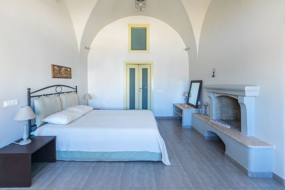 undefined 1897 Old River Mansion 6