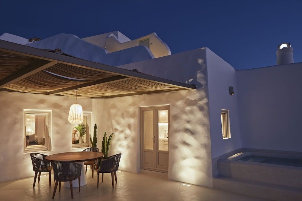 undefined Astra Suites 6