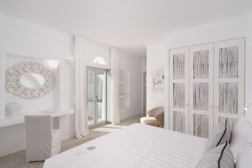 Exclusive Suite with Panoramic Sea View & Private Plunge Pool
