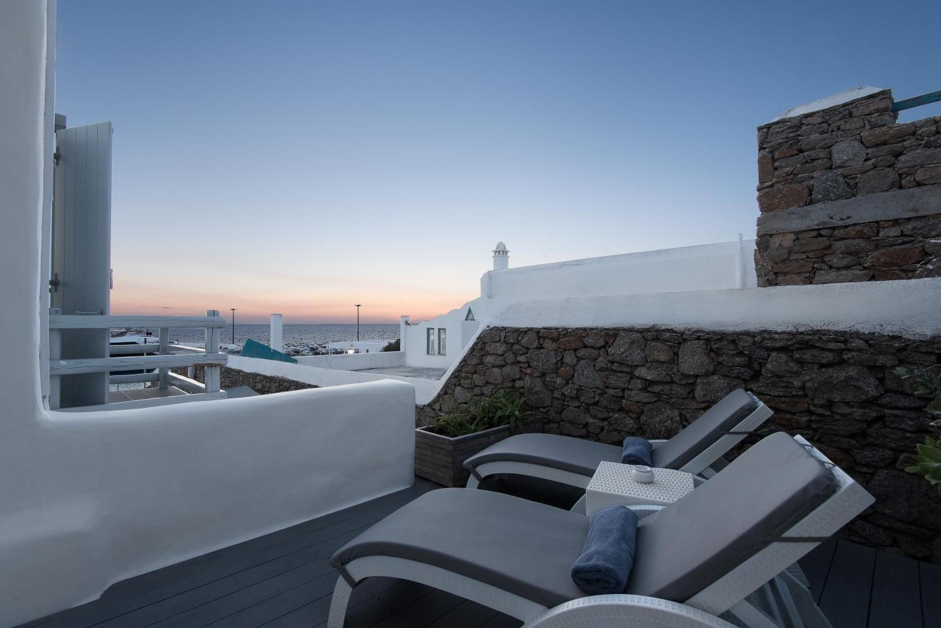 Grand Suite Sea View with Outdoor Hot Tub 