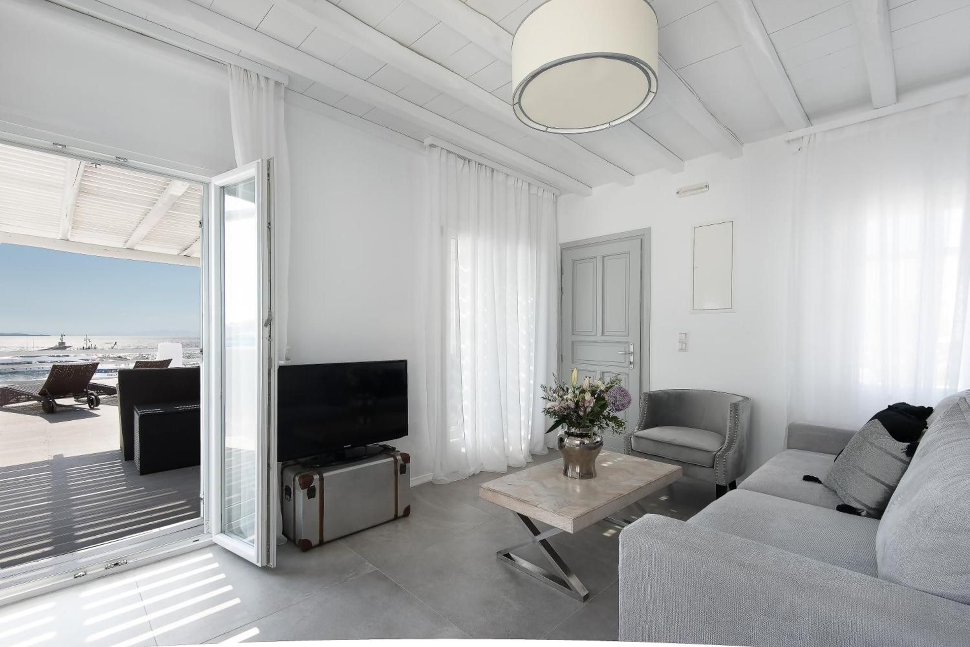 Two Bedroom Suite Sea View with Outdoor Hot Tub