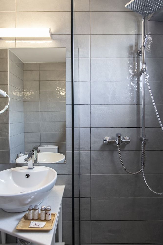 Be My Guest Athens Economy Double Room 4