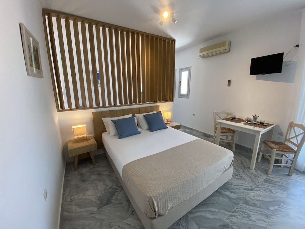 Deluxe Studio (4 Adults)