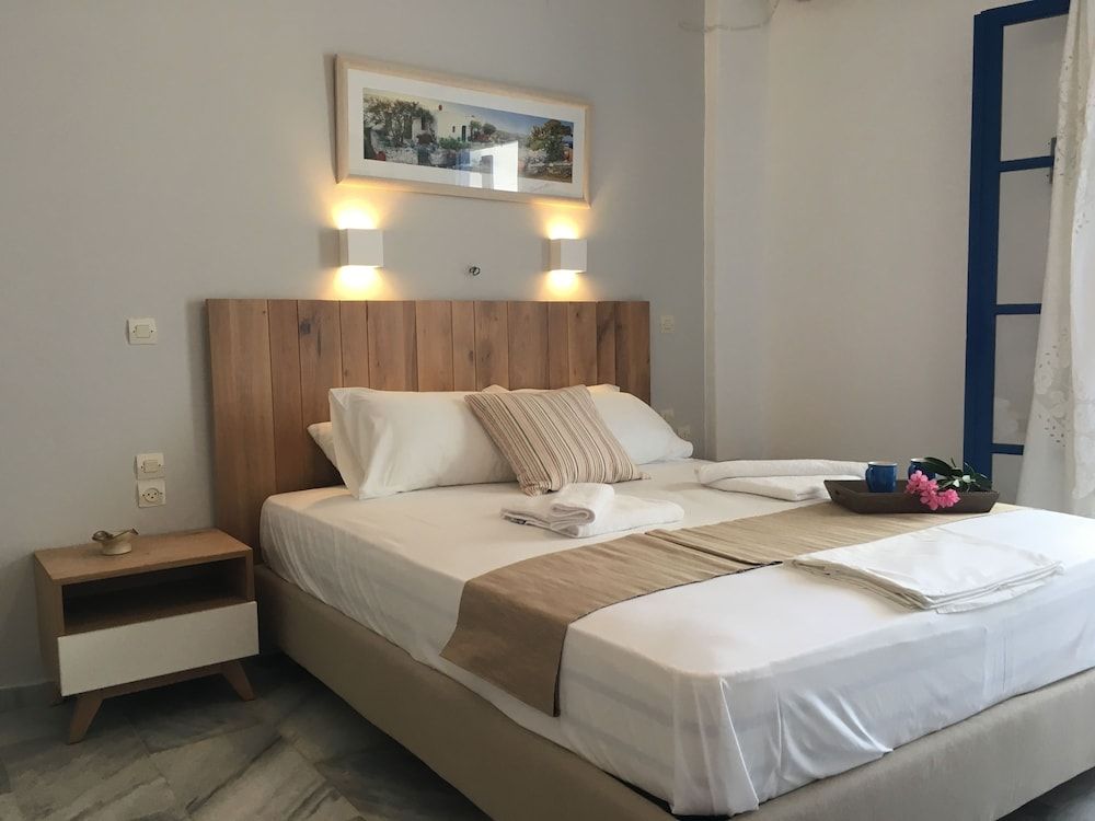 Deluxe Studio (2 Adults)