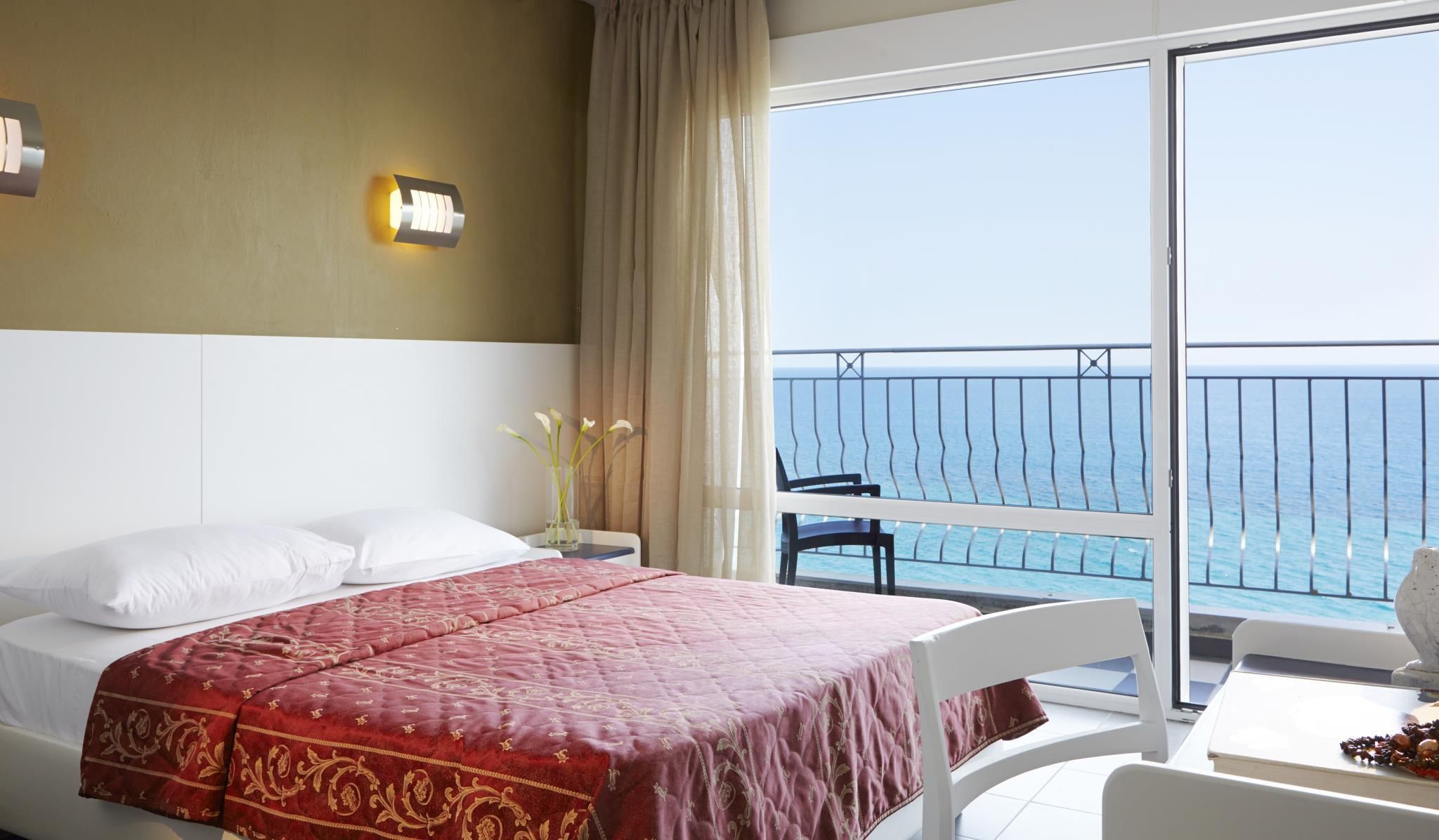 Double or Twin Room with Sea View