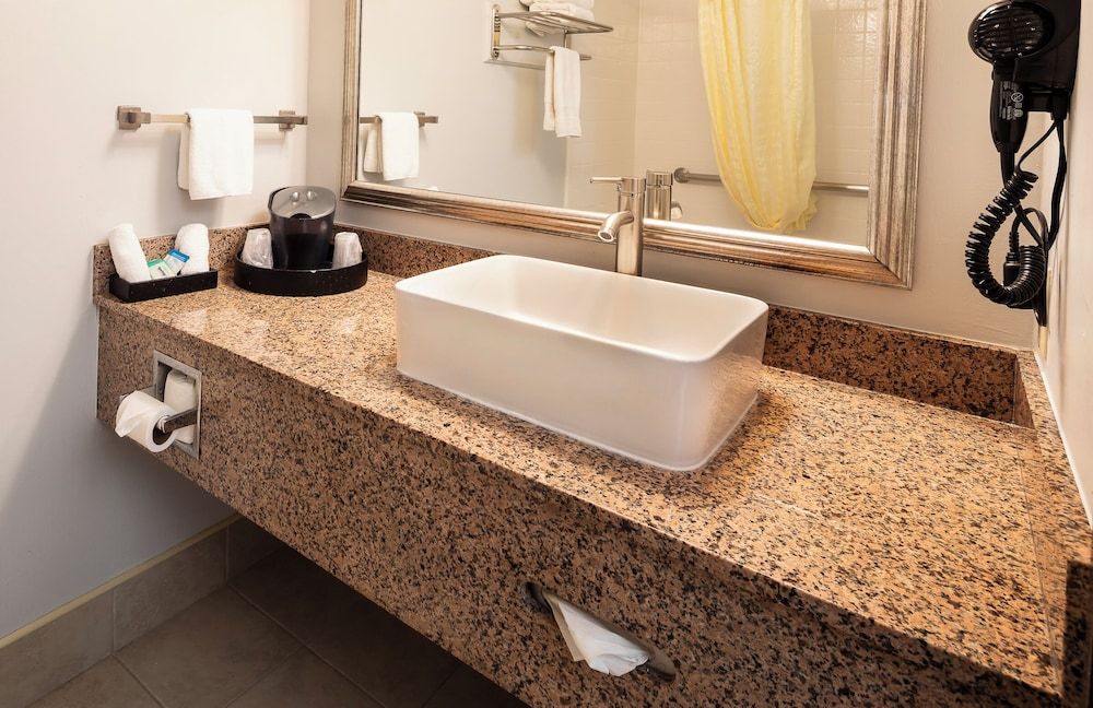 Hotel Mira Vista Standard Room, 1 King Bed, Non Smoking 6