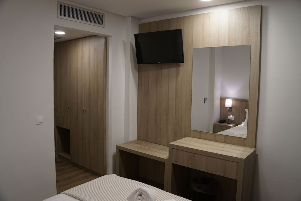 Piraeus Port Hotel Double or Twin Room 6