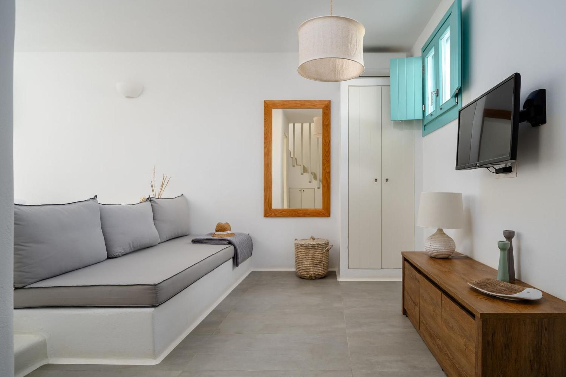 Superior Two Bedroom House - Split Level