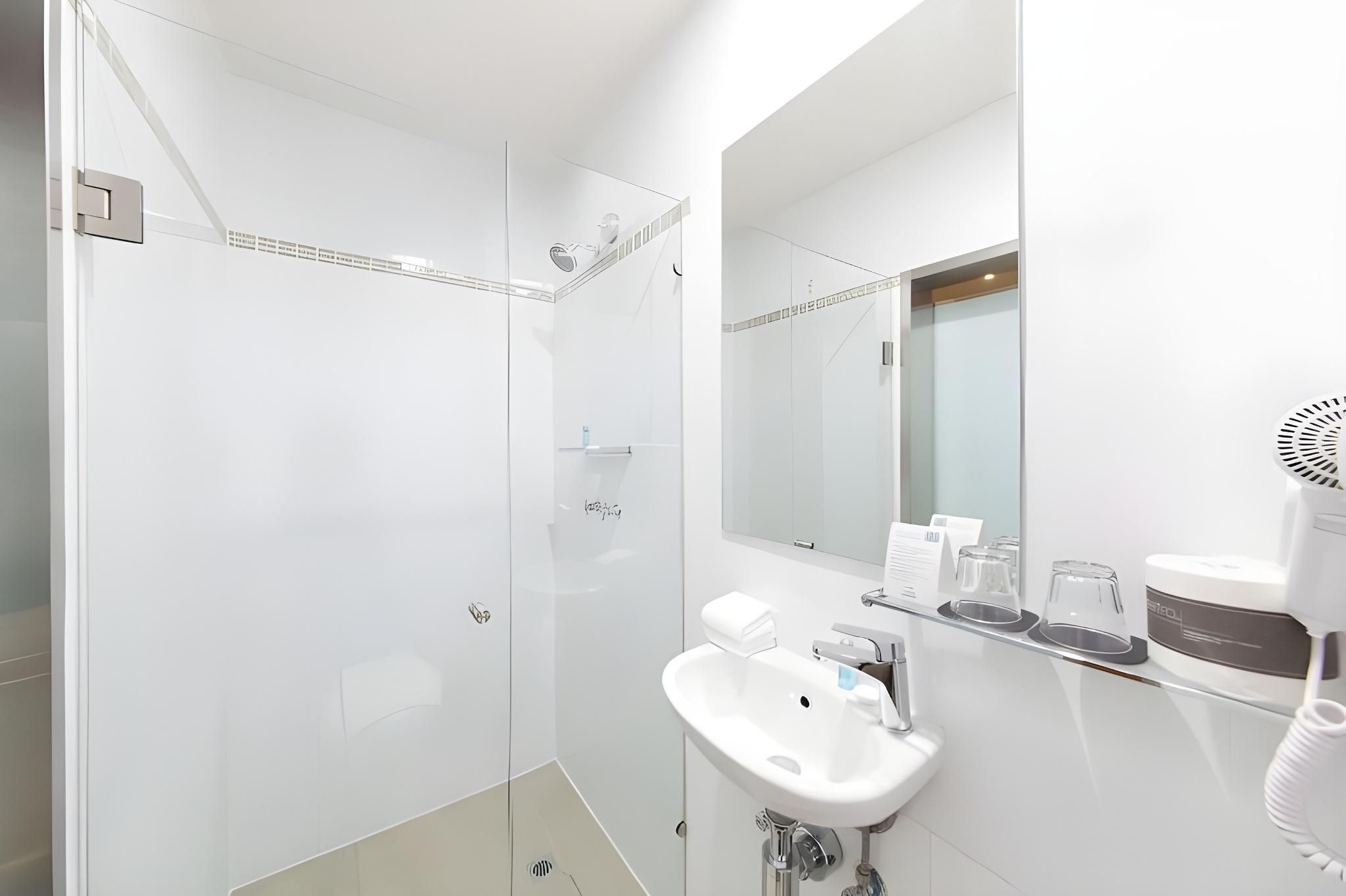 undefined Great Southern Hotel Melbourne 9