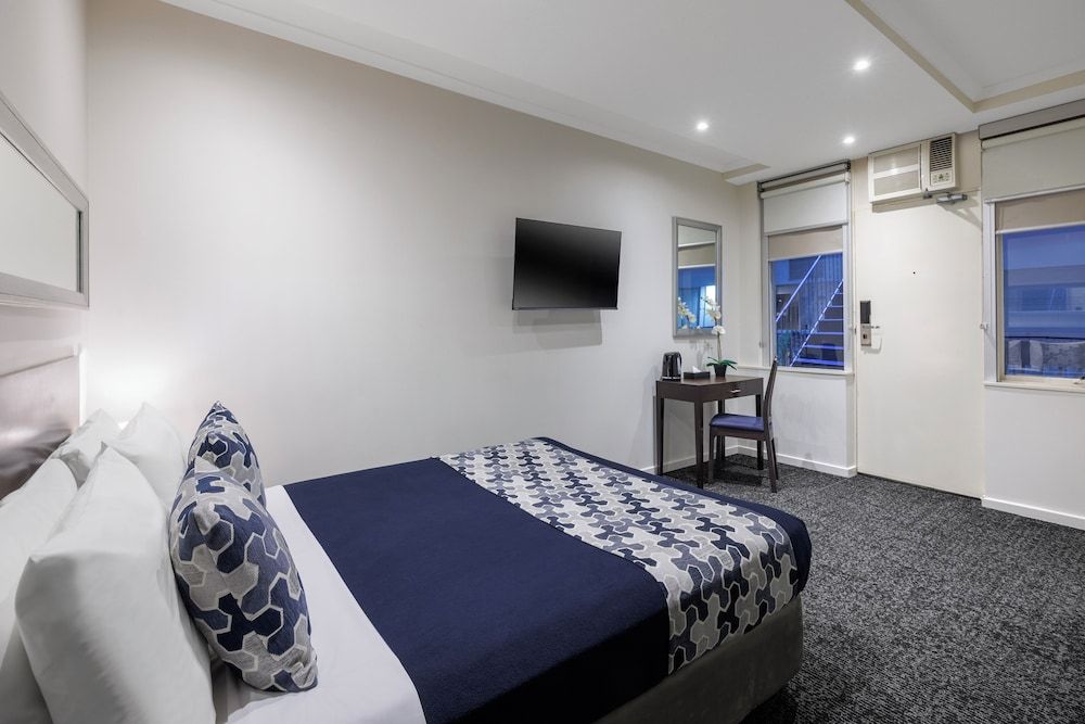 Great Southern Hotel Melbourne Standard Queen Room 3