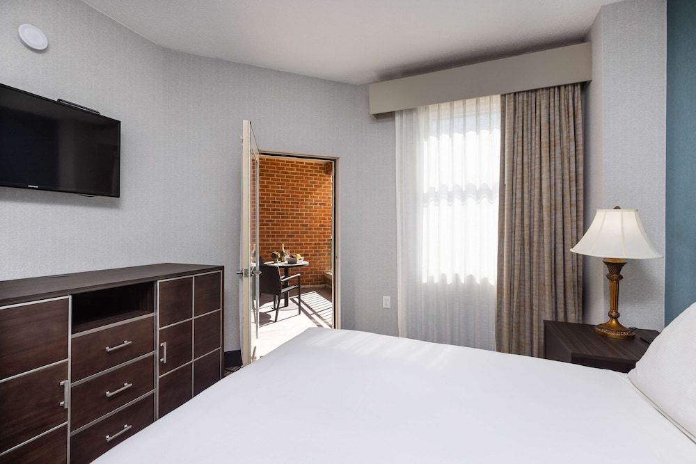 One King Bed, Non-Smoking, Accessible