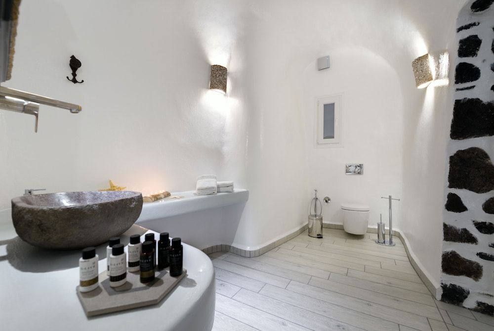 Fira Deep Blue Suite Traditional Suite 6