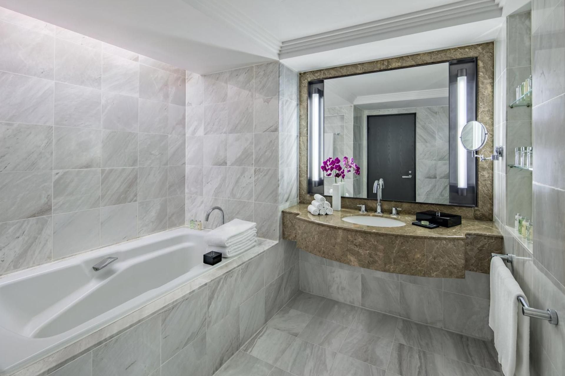 2 Twin Classic City View