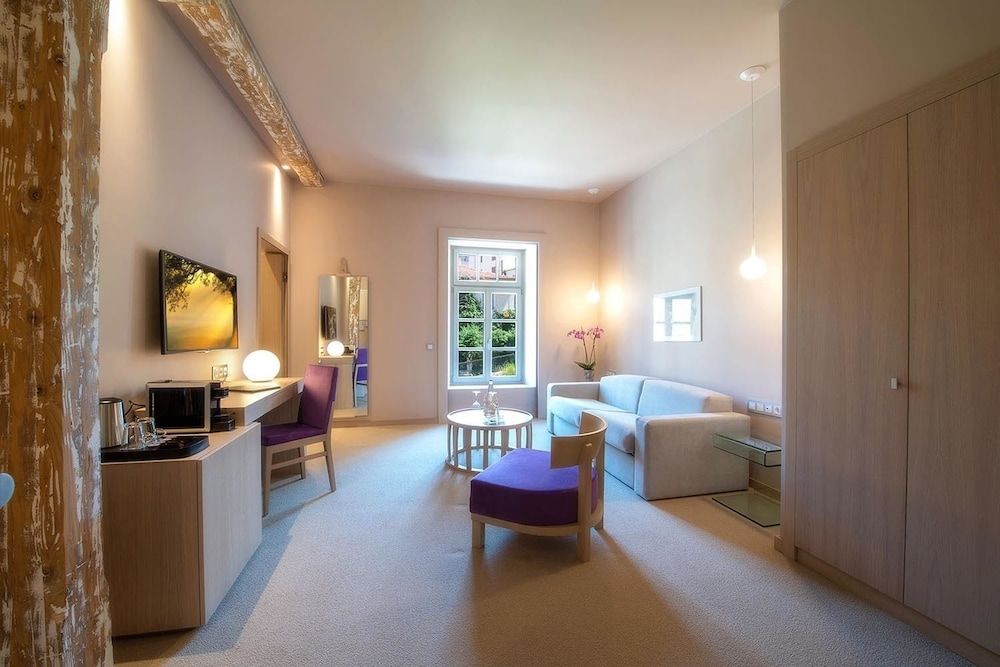 Hydrama Grand Hotel Suite, City View 5