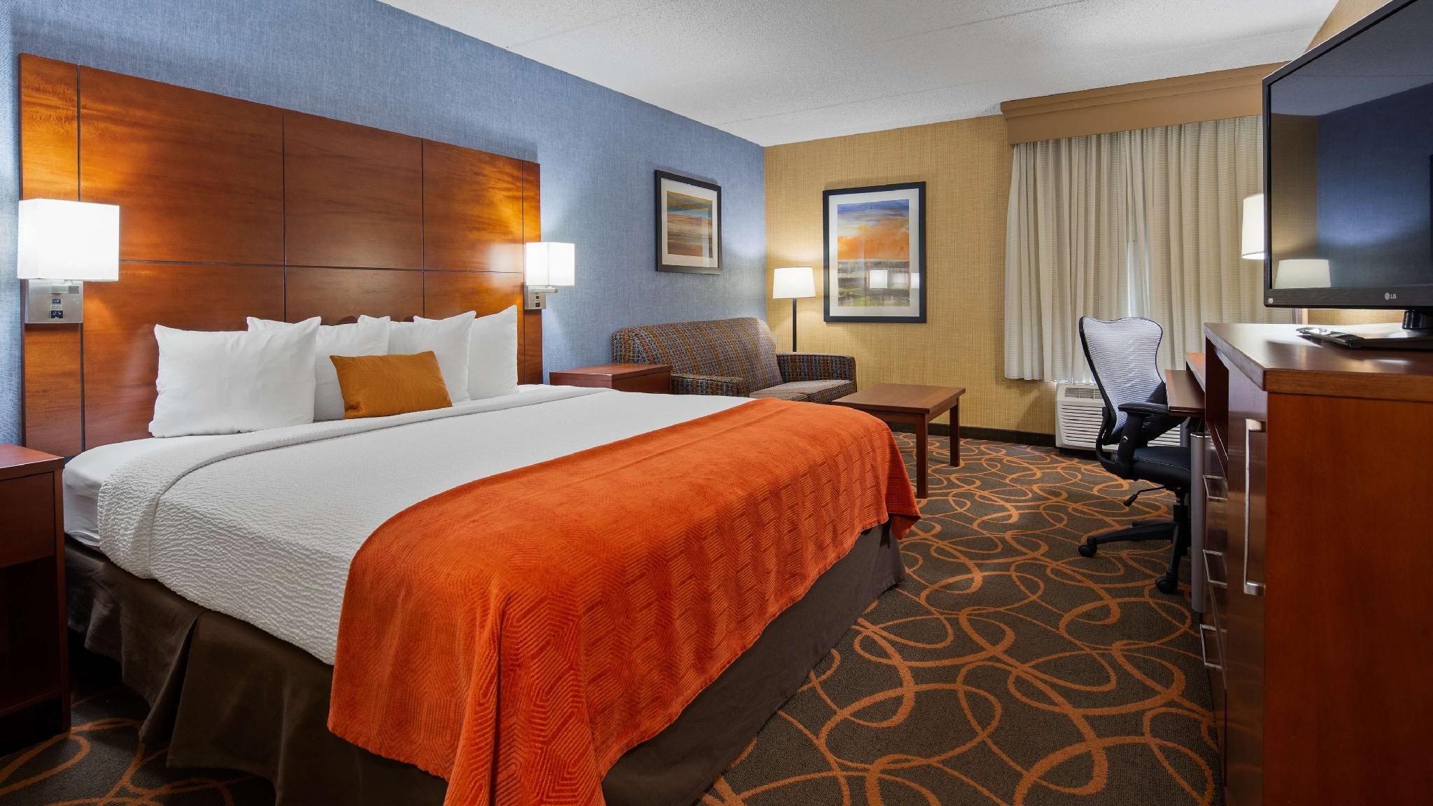 Best Western Plus Fresno Airport Hotel 1 King Bed, Nonsmoking, Sofabed