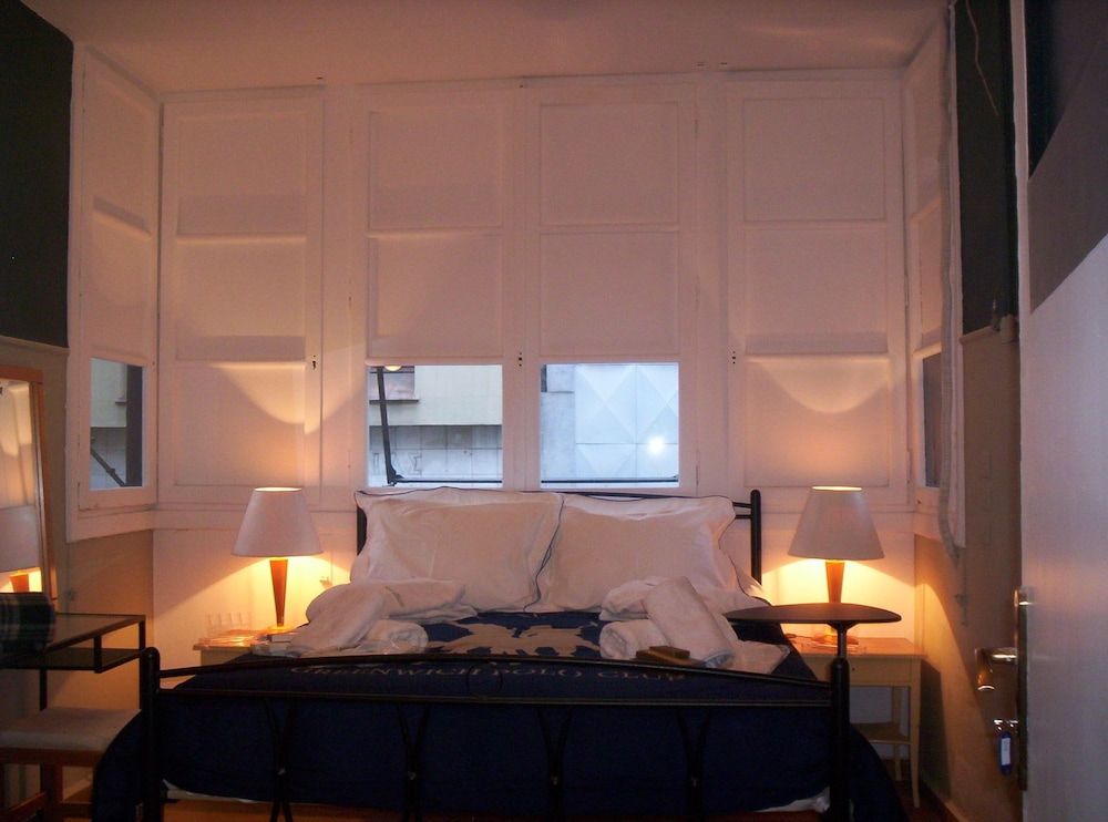 The New Yorkers Hotel Royal Double Room, 1 Queen Bed, Shared Bathroom 2