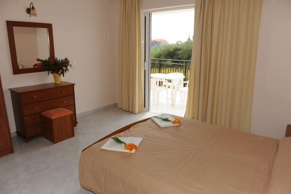 Superior Apartment, 1 Bedroom, Balcony, Pool View