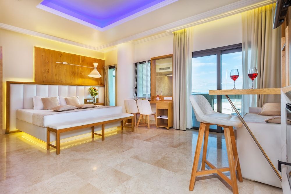 Suite, Sea View