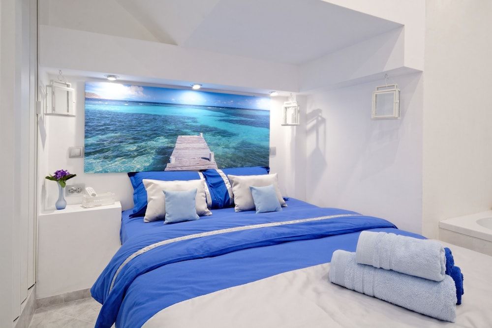 Honeymoon Apartment, 1 King Bed with Sofa bed, Non Smoking, City View