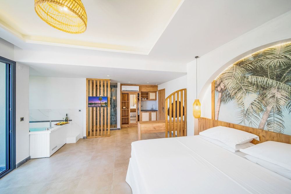 Executive Suite With Hot Tub