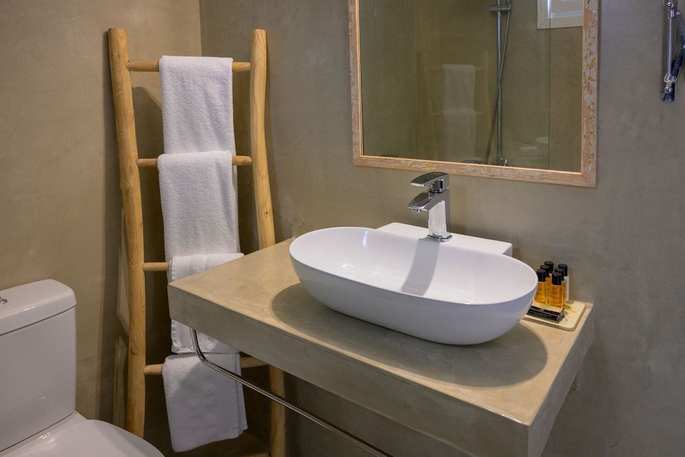 Oikies Small Elegant Houses Villa (Outdoor Jacuzzi) 3