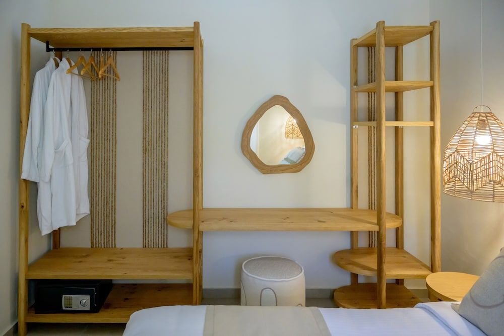 Oikies Small Elegant Houses Villa (Outdoor Jacuzzi) 4